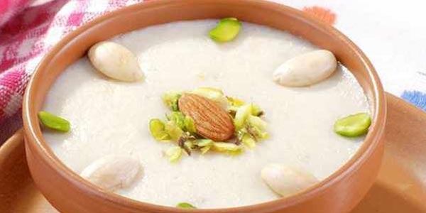 فرنی مخصوص با شیر بادام