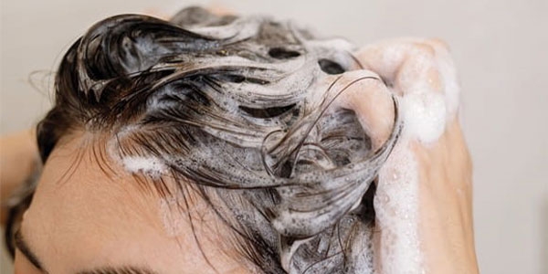 بهترین شامپو برای ریزش مو خانم ها