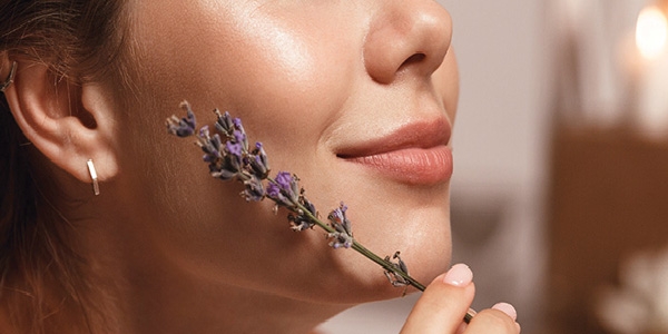 خواص روغن اسطوخودوس برای پوست و مو