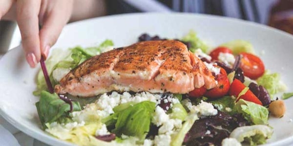 چند ماده غذایی که به چربی سوزی و کاهش وزن کمک می کنند