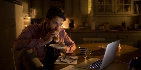 چرا نباید خوردن شام را به انتهای شب موکول کرد؟