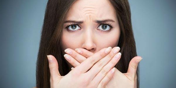 علل و عوامل بوی بد دهان