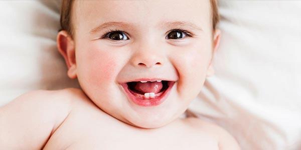 تسکین درد و التهاب لثه کودک در زمان دندان درآوردن