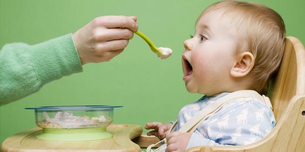 وقتی کودکمان بیمار می شود به او چه غذایی بدهیم؟